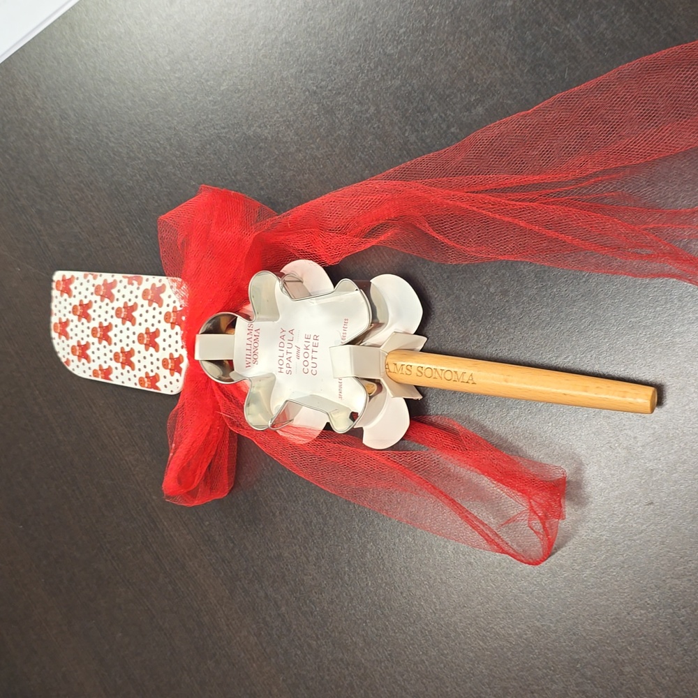 NWT Williams Sonoma Gingerbread Spatula and Cookie Cutter